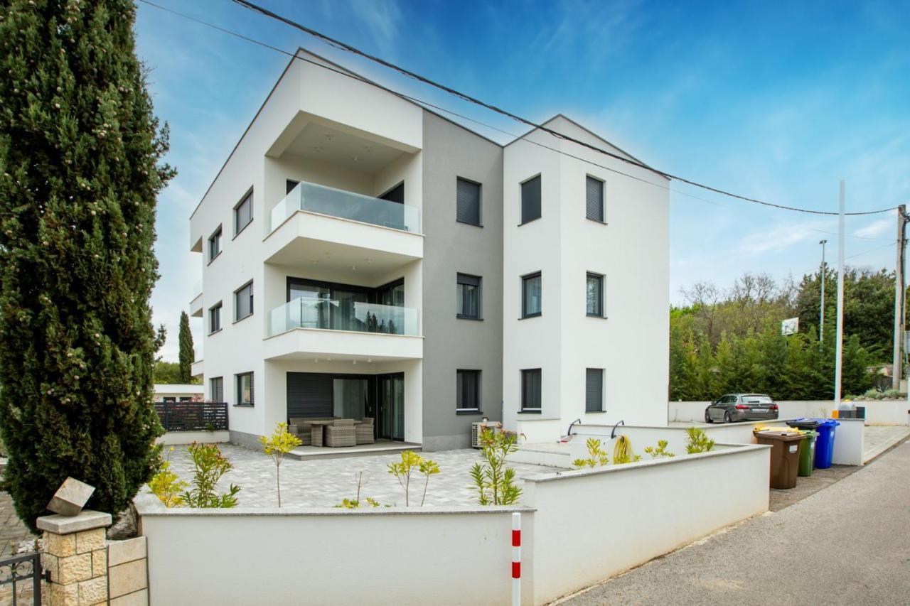 Apartment Muzini Malinska Eksteriør bilde